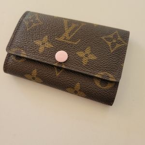 Louis Vuitton 6 Key Holder
